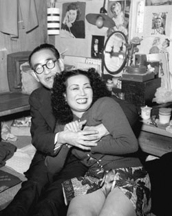 Nagai Kafu with a dancer
