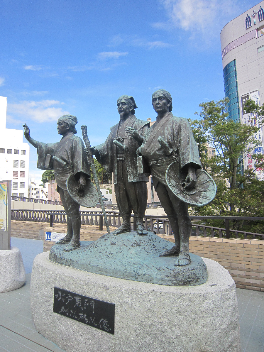 Statue of Mito Komon, Suke-san and Kaku-san, Mito, Ibaraki Pref.