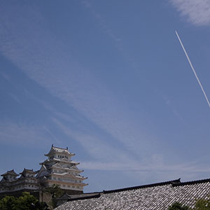 Contrail over Himeji Castle, Hyogo Pref.