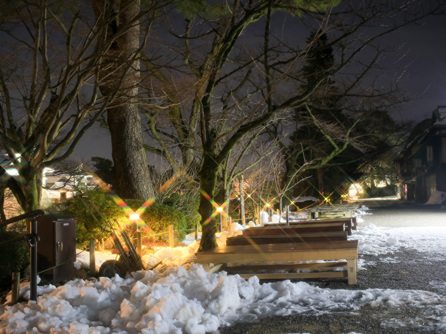 Empty benches at the end of winter, Kanazawa, Ishikawa Pref.