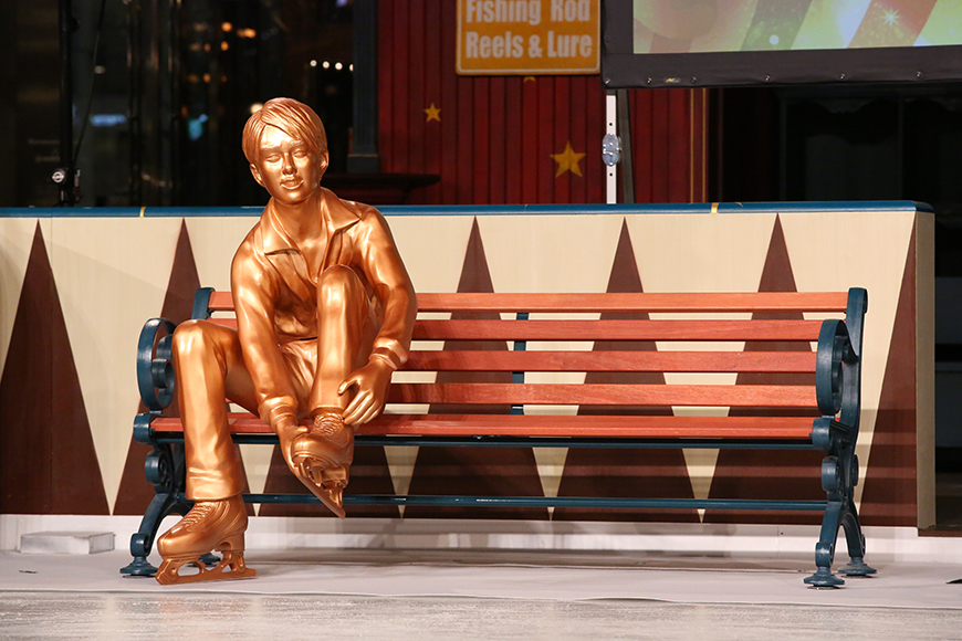 A life-size statue of Olympic gold medalist Yuzuru Hanyu is on display at the temporary ice skating rink inside Tokyo’s Marunouchi Building.