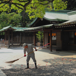 Sweeping the leaves at Meiji Shrine, Tokyo