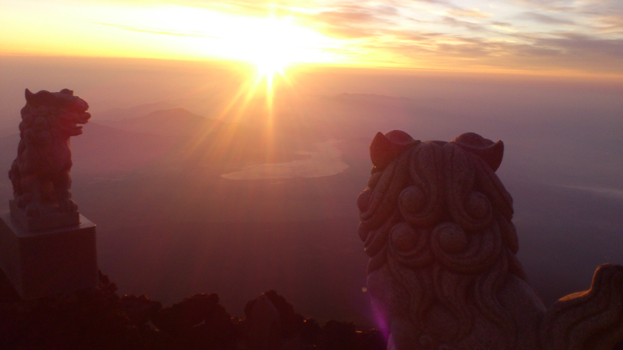 Fuji-san's summit, Yoshida trail