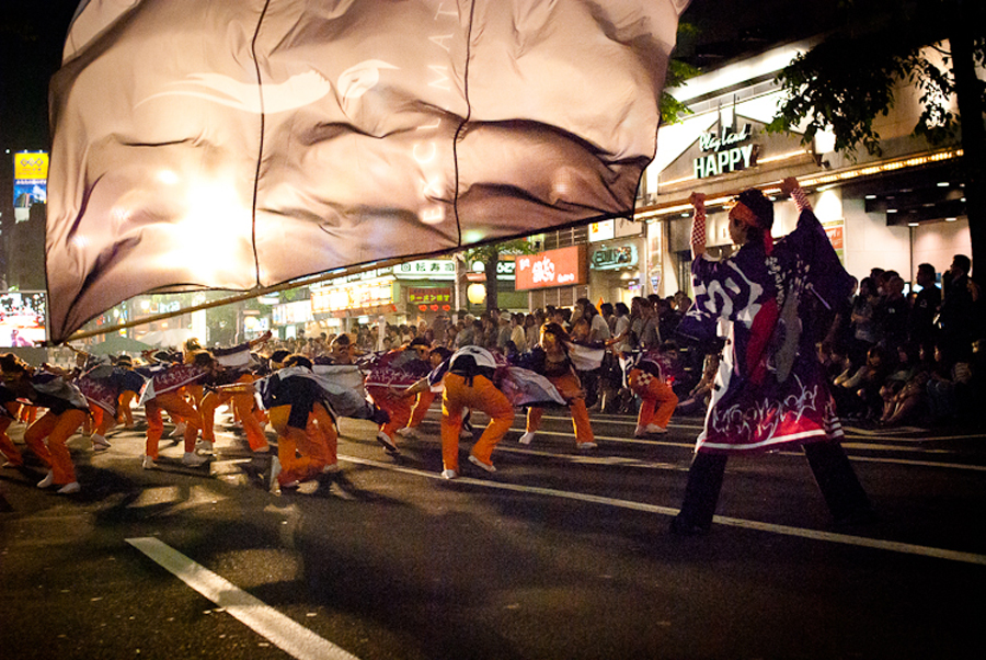 Hundreds of dancers, Sapporo Yosakoi Soran Festival, Hokkaido